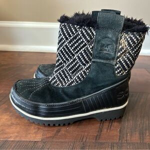 Sorel Black and Gray Women's Winter Boots